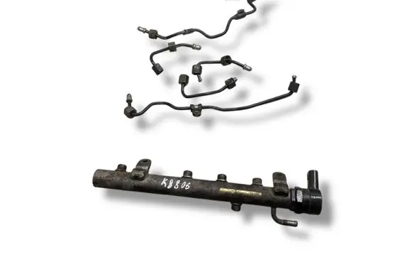 Mercedes-Benz E W211 Fuel main line pipe A6420700495 10063565 200583