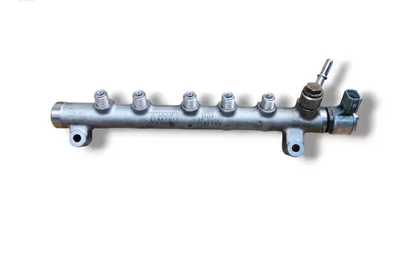 Volvo V60 Fuel main line pipe 31303612