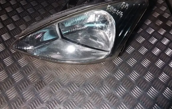 Ford Focus Headlight/headlamp 205676B