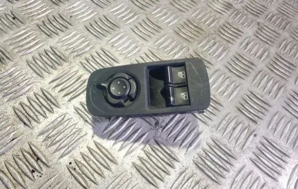 Alfa Romeo Mito Electric window control switch 01560851700 30170304