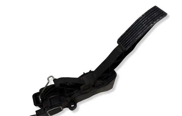 Mercedes-Benz B W245 Accelerator throttle pedal A1693000504 191005 000026
