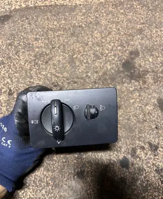 Ford C-MAX I Light switch 4M5T13A024LA