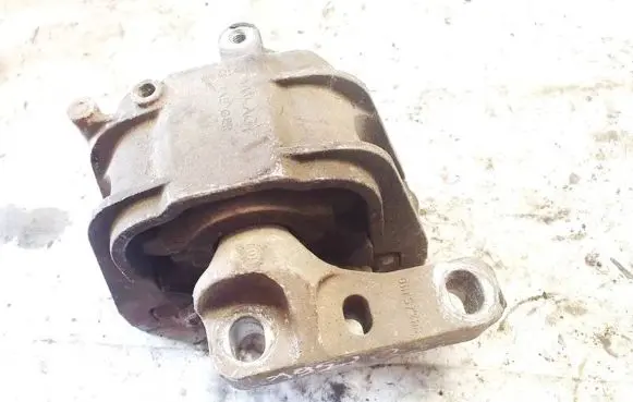 Skoda Superb B6 (3T) Engine mount bracket 1k0199262