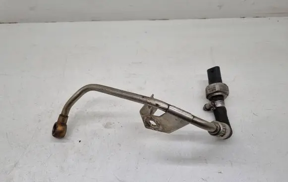 BMW 5 GT F07 Turbo turbocharger oiling pipe/hose 7808010 8507664