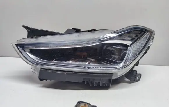 Maserati Ghibli Headlight/headlamp 00670100988