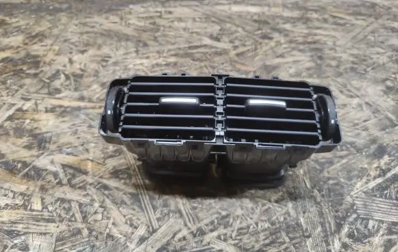 Land Rover Range Rover Velar Rear air vent grill GJ32014A22AA GX63024A22AB
