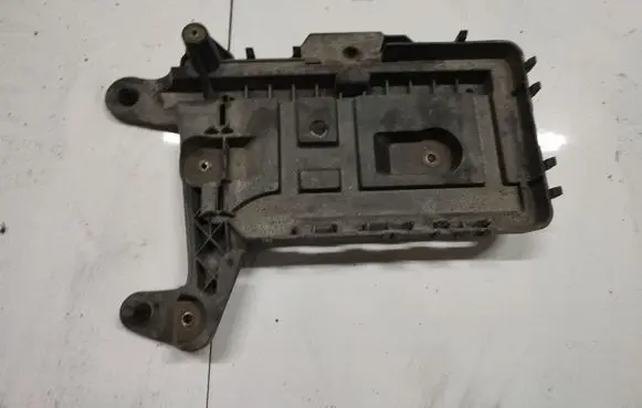 Battery box tray