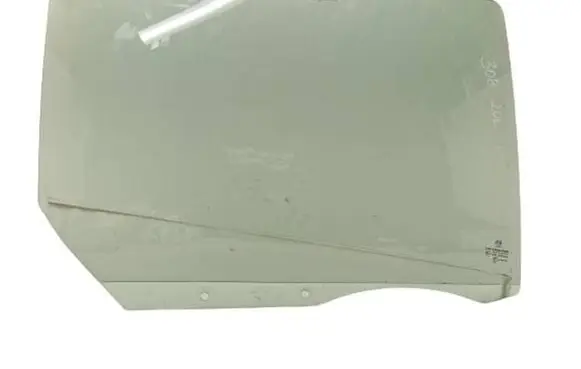 Peugeot 308 Rear vent window glass 