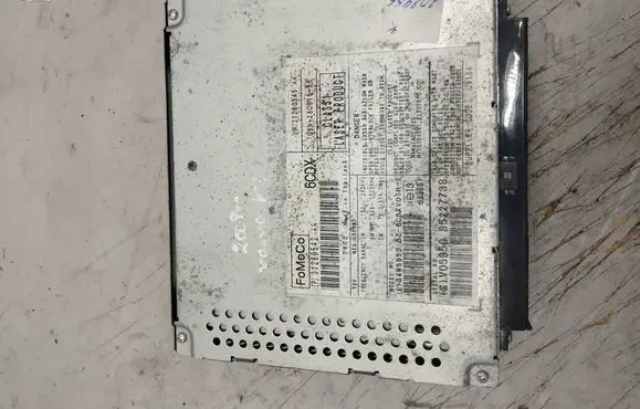 Volvo V70 Radio/CD/DVD/GPS head unit 31260545 7G9N18C815BB