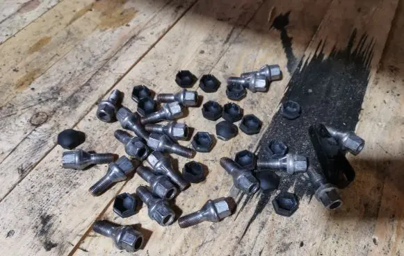 Nissan Qashqai Nuts/bolts 