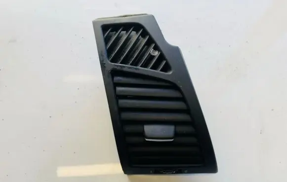 BMW 1 E81 E87 Dash center air vent grill 5160705918812 7059188