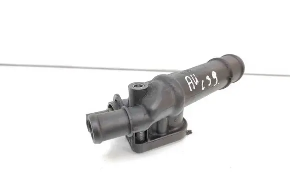 Volkswagen Touran I Engine coolant pipe/hose 03G121132B 06A919501A