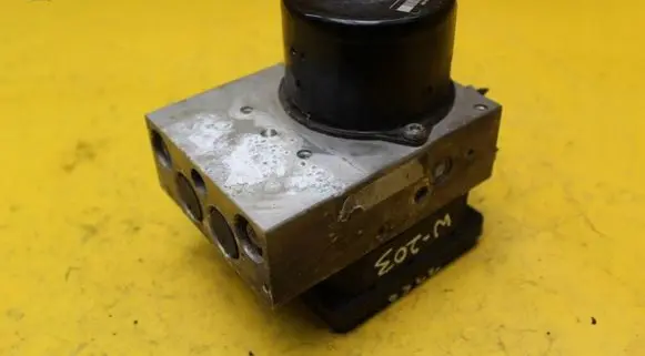 Mercedes-Benz C W203 ABS Pump