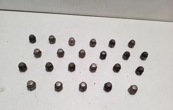 Nissan Pathfinder R51 Nuts/bolts 