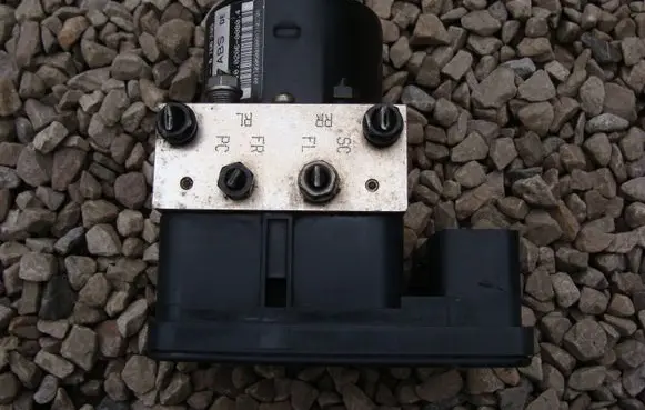 Mini One - Cooper R50 - 53 ABS Pump 34516760265 10020600804