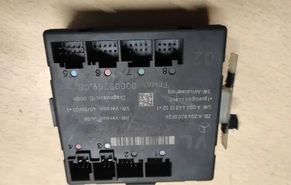 Mercedes-Benz C AMG W204 Door control unit/module A2048200126