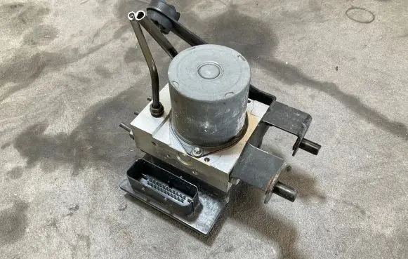 BMW 5 E60 E61 ABS Pump 6768727 6768729 6768743