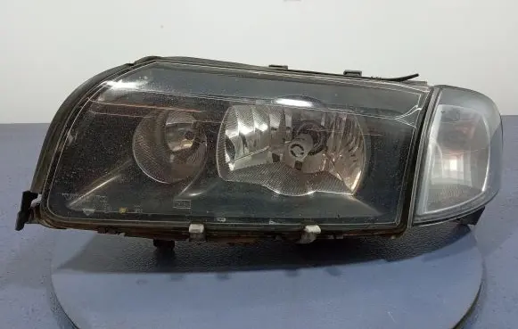 Volvo S80 Headlight/headlamp 8693652