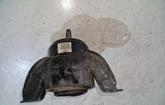 Hyundai i40 Engine mount bracket 218103Z100