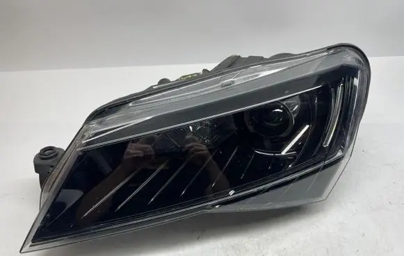 Skoda Superb B5 (3U) Headlight/headlamp 3V1941015A