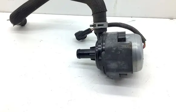 Nissan Leaf II (ZE1) Electric auxiliary coolant/water pump 215815SA0A 0641001451