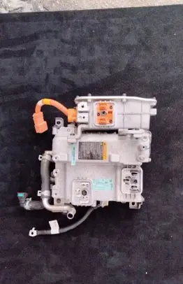 Voltage converter inverter