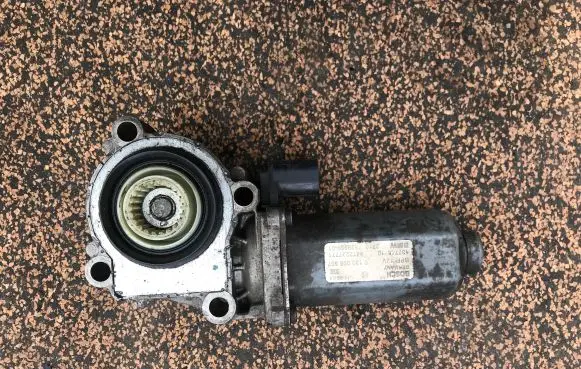 BMW 5 E60 E61 Gearbox transfer box case 137744 7528559
