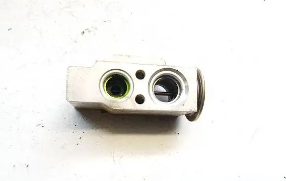 Volkswagen PASSAT B6 Air conditioning (A/C) expansion valve 1k0820679 cz447500-2251