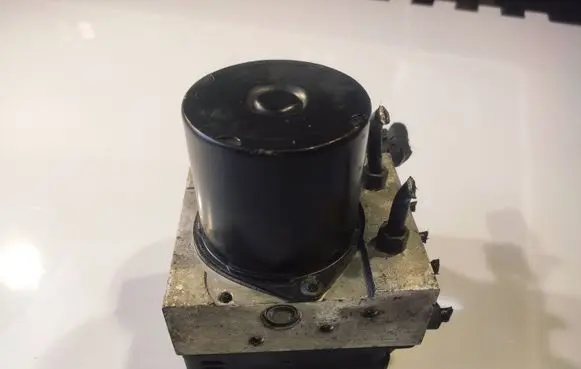 Volkswagen Polo IV 9N3 ABS Pump 6Q0907379BG 0003