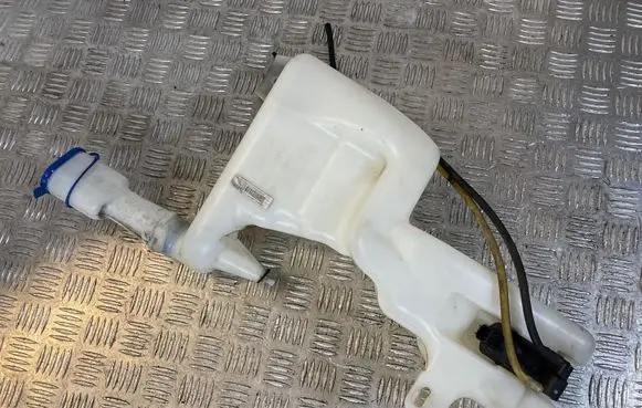 Ford Transit Courier Windshield washer fluid reservoir/tank ET7617B613AF ET7613K163AA ET7617B613BG