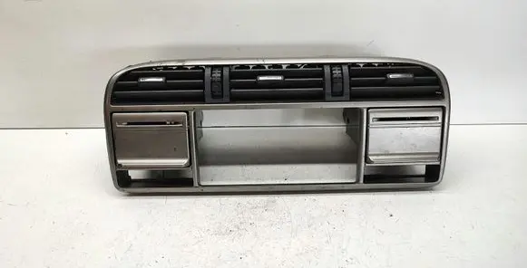 Nissan X-Trail T30 Dash center air vent grill 682608309 E5715161500