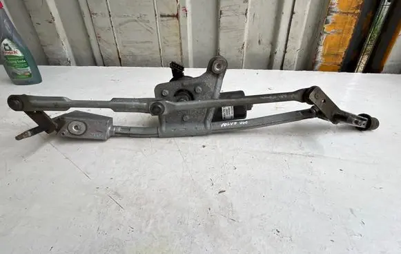 Volvo V70 Front wiper linkage and motor 404775 8648343 1047B