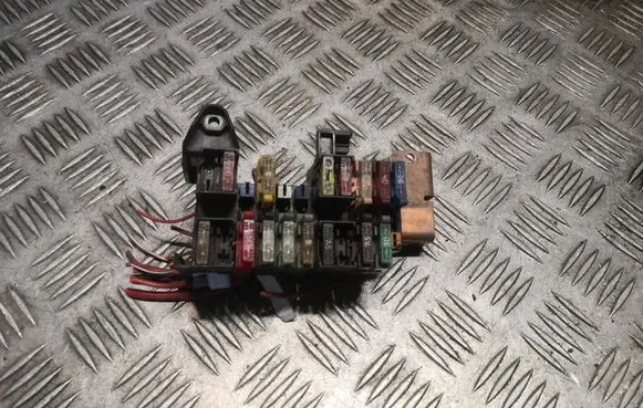 Mercedes-Benz Vito Viano W639 Fuse box set 2035400250 A2035400250