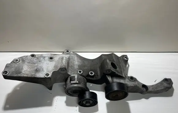 Ford Mondeo MK IV Engine mounting bracket D04YA ALS18C03F