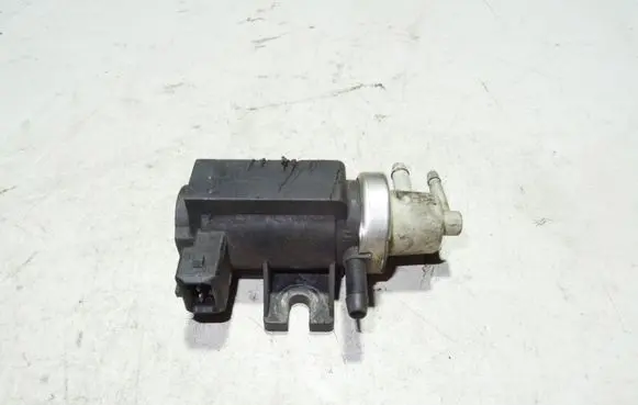 Volkswagen Golf IV Turbo solenoid valve 1H0906627A
