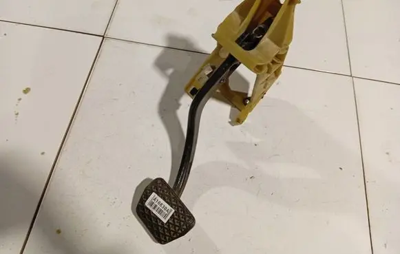 BMW 7 E65 E66 Brake pedal 