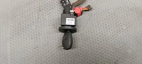 Dacia Sandero II Ignition lock 36708300 487003947R