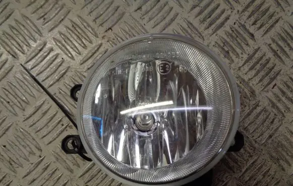 Toyota Aygo AB40 Front fog light 90068409 8121002110 21122014