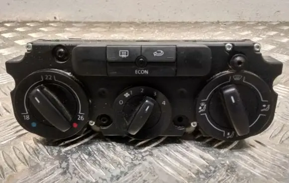 Volkswagen Golf V Climate control unit 742153