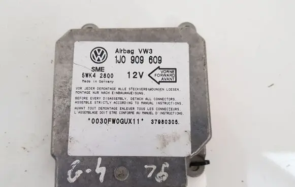 Volkswagen Golf IV Airbag control unit/module 1J0909609