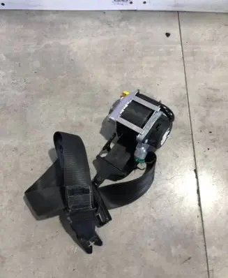 Volvo V60 Front seatbelt 39818843