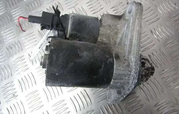 Volkswagen Polo Starter motor 1005831281