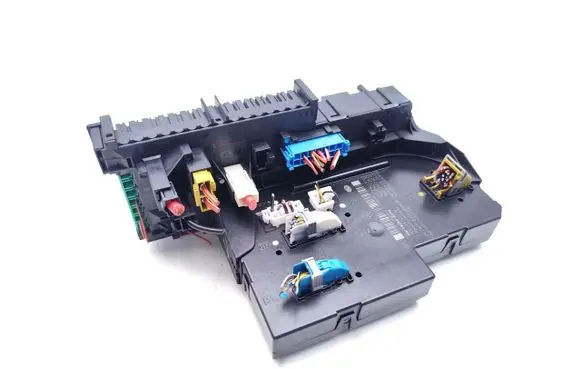 Mercedes-Benz E W212 Fuse module 2129003702 2125452832 2129026601