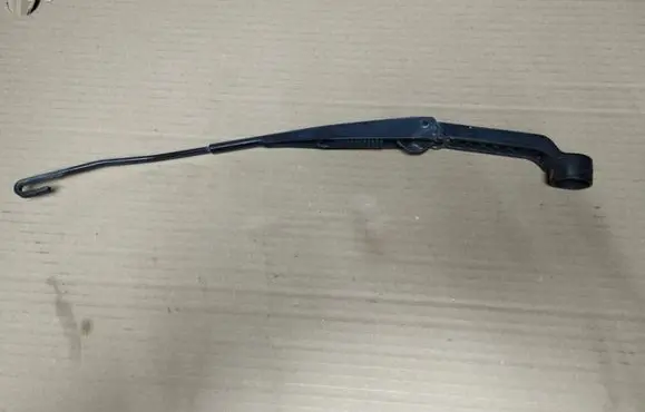 Honda Element Front wiper blade arm