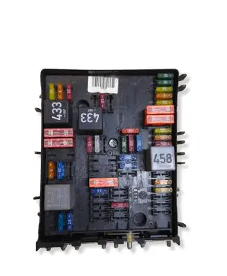 Audi A3 S3 8P Fuse module 1K0937124H 015345021
