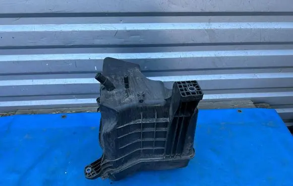 Mercedes-Benz Sprinter W907 W910 AdBlue liquid reservoir A9104700000