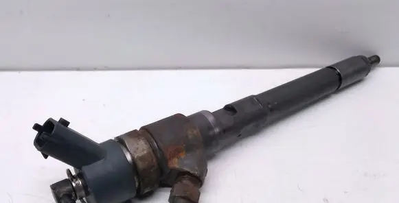 Fuel injector