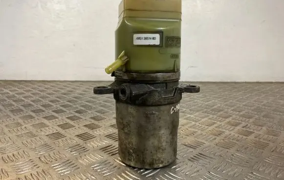 Ford Focus C-MAX Power steering pump 4M513K514BD