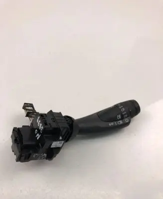 Volvo XC40 Indicator stalk 31481371