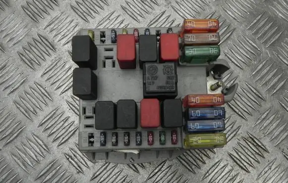 Fiat Punto (188) Fuse box set 46835587